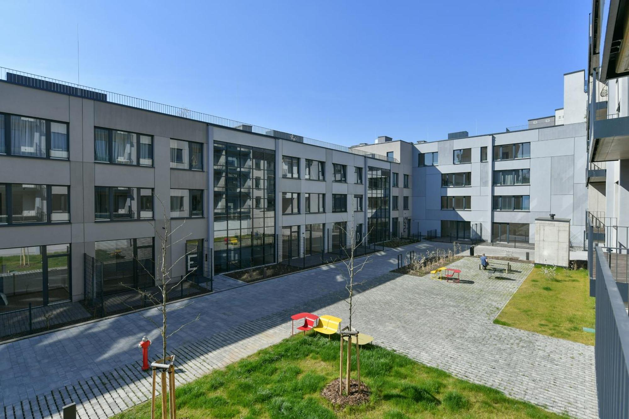Jasminn Apartments Prag Exteriör bild