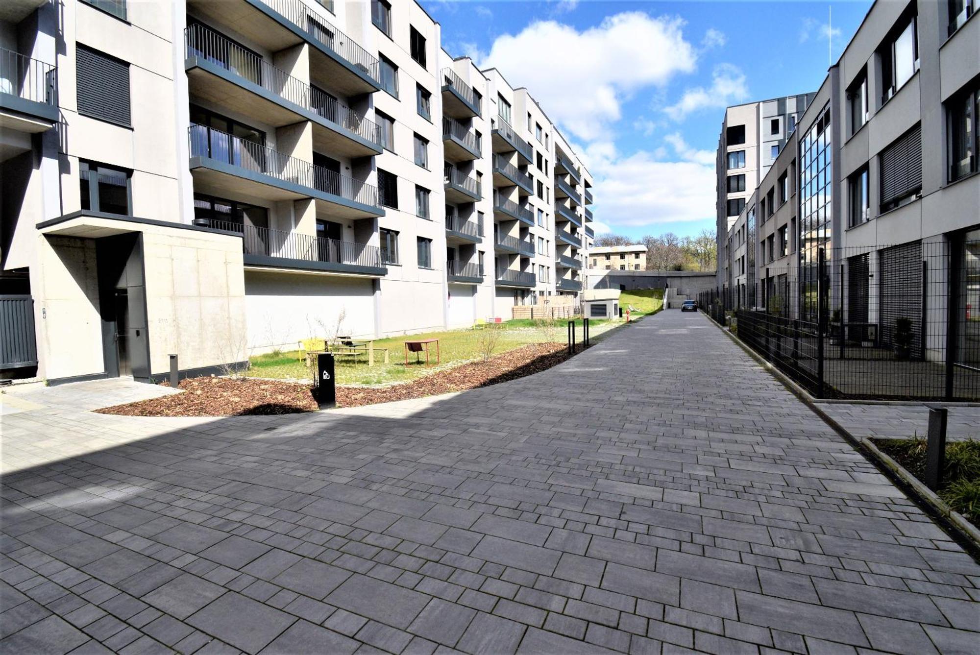 Jasminn Apartments Prag Exteriör bild